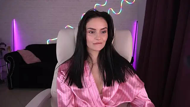 Snapshot of MilashaLovely chatting on 14, 11, 2025 MilashaLovely online show from 14, 11, 2025