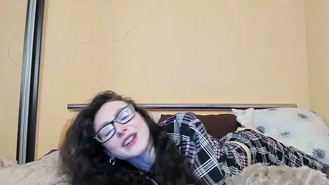 Baby Jewel online show from 26, 11, 2025