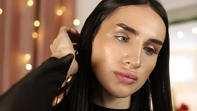 Kim Oberlin  online show from 4, 1, 2025