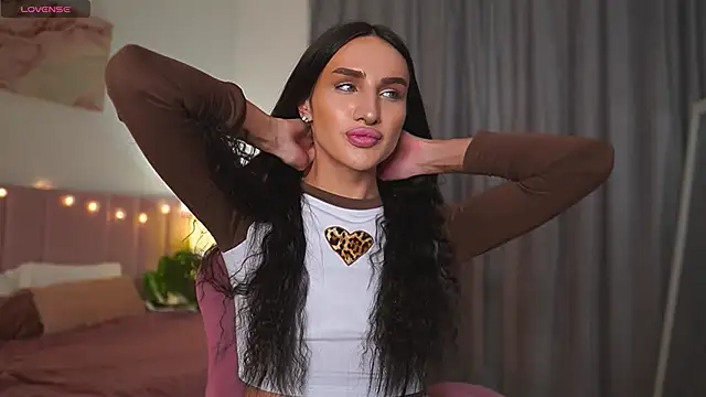 Kim Oberlin  online show from 25, 2, 2025