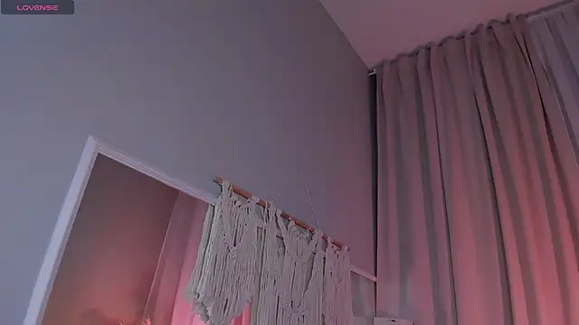 Kim Oberlin  online show from 4, 3, 2025