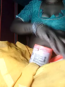 Snapshot of kumarigirl chatting on 4, 12, 2025 kumarigirl online show from 4, 12, 2025