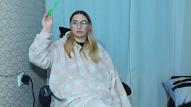 Snapshot of JaneLaJewel chatting on 7, 10, 2025 JaneLaJewel online show from 7, 10, 2025