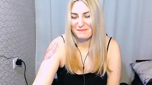 Snapshot of JaneLaJewel chatting on 9, 11, 2025 JaneLaJewel online show from 9, 11, 2025