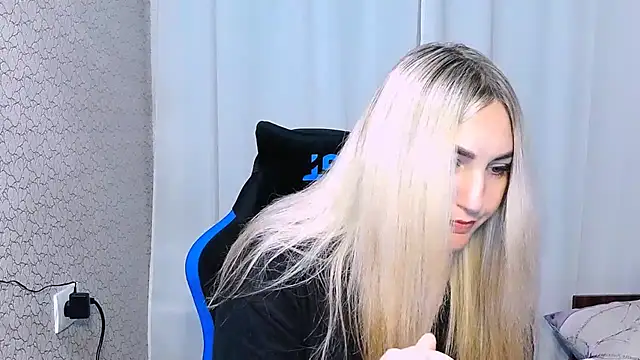 Snapshot of JaneLaJewel chatting on 12, 11, 2025 JaneLaJewel online show from 12, 11, 2025