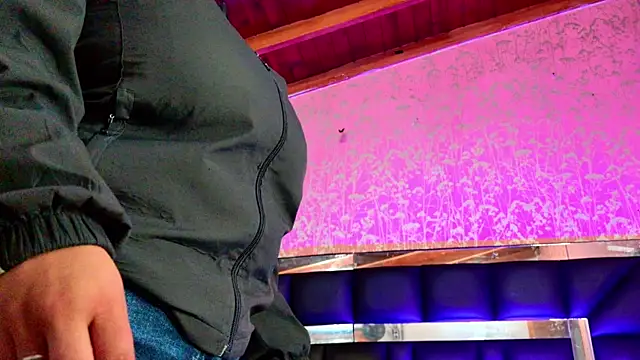 Snapshot of Sofia_martiin chatting on 31, 10, 2025 Sofia martiin online show from 31, 10, 2025