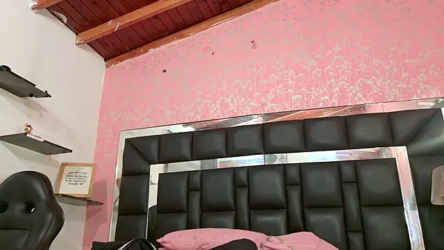 Snapshot of Sofia_martiin chatting on 1, 11, 2025 Sofia martiin online show from 1, 11, 2025