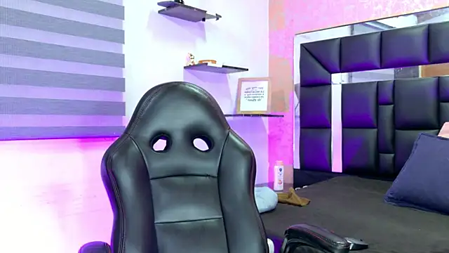 Snapshot of Sofia_martiin chatting on 7, 11, 2025 Sofia martiin online show from 7, 11, 2025