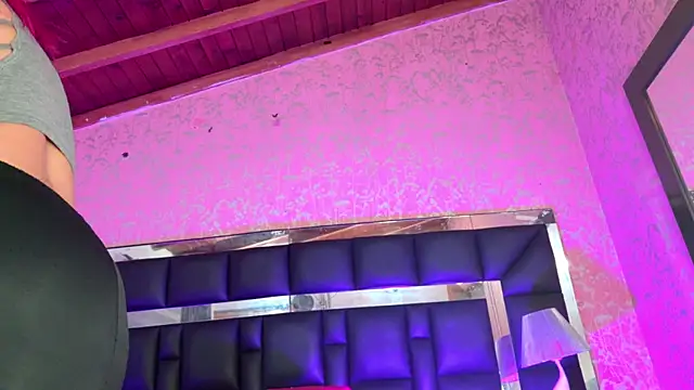 Snapshot of Sofia_martiin chatting on 12, 11, 2025 Sofia martiin online show from 12, 11, 2025