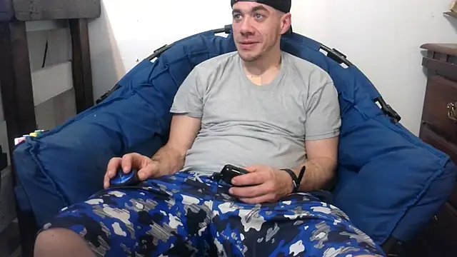 Snapshot of ScubaStevex chatting on 20, 2, 2025 ScubaStevex online show from 20, 2, 2025