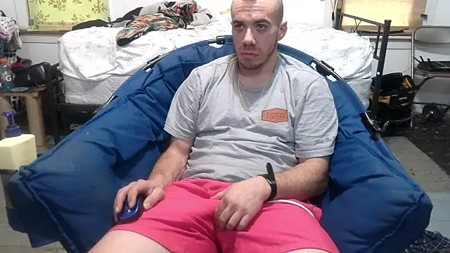 Snapshot of ScubaStevex chatting on 24, 2, 2025 ScubaStevex online show from 24, 2, 2025