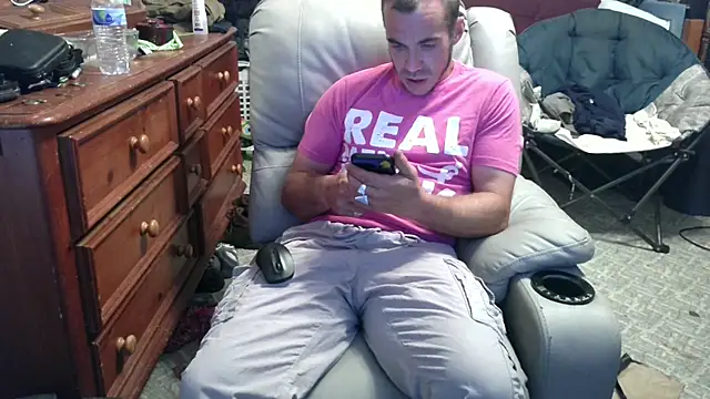 Snapshot of ScubaStevex chatting on 28, 9, 2025 ScubaStevex online show from 28, 9, 2025