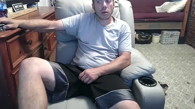 Snapshot of ScubaStevex chatting on 30, 9, 2025 ScubaStevex online show from 30, 9, 2025