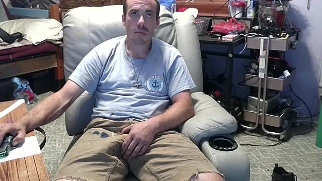 Snapshot of ScubaStevex chatting on 13, 10, 2025 ScubaStevex online show from 13, 10, 2025