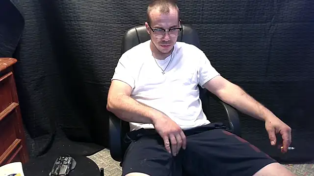 Snapshot of ScubaStevex chatting on 24, 11, 2025 ScubaStevex online show from 24, 11, 2025