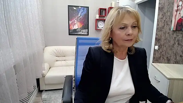 Milla Cutie18 online show from 20, 2, 2025