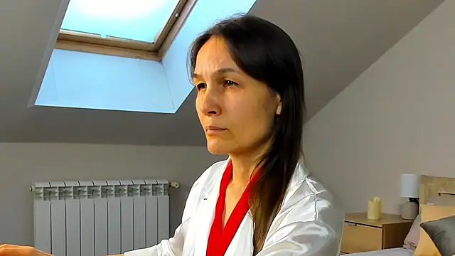 Lillian White online show from 2, 2, 2025