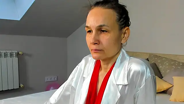 Lillian White online show from 2, 2, 2025