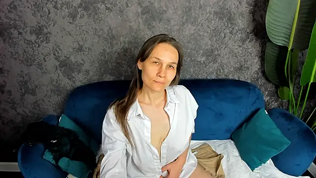 Lillian White online show from 23, 2, 2025