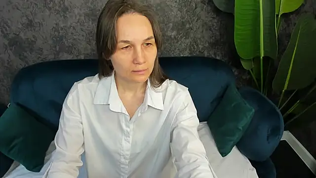 Lillian White online show from 18, 3, 2025