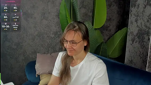 Lillian White online show from 13, 9, 2025