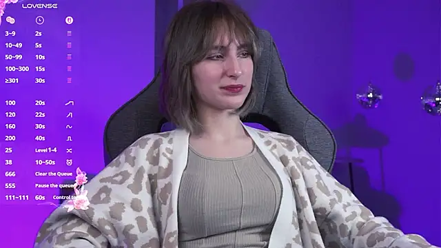 LuxRayi online show from 5, 3, 2026