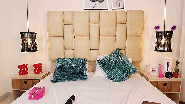 Snapshot of AdharaSmithh chatting on 3, 3, 2025 AdharaSmithh online show from 3, 3, 2025