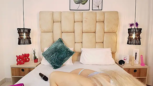 Snapshot of AdharaSmithh chatting on 18, 3, 2025 AdharaSmithh online show from 18, 3, 2025