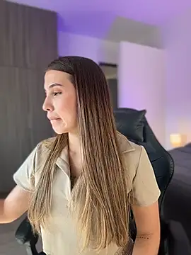 SophieRaily  online show from 24, 11, 2025