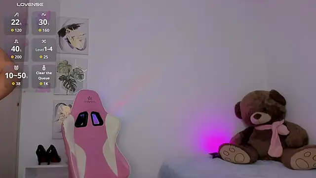 Mia petite01 online show from 22, 11, 2025