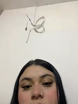 Snapshot of alissonfernandez_ chatting on 2, 5, 2026 alissonfernandez online show from 2, 5, 2026