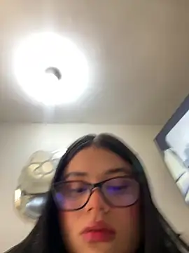 alissonfernandez  online show from 12, 7, 2026