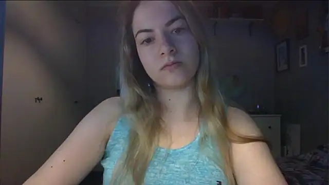 Snapshot of ROSIEx_sweet chatting on 17, 4, 2026 ROSIEx sweet online show from 17, 4, 2026