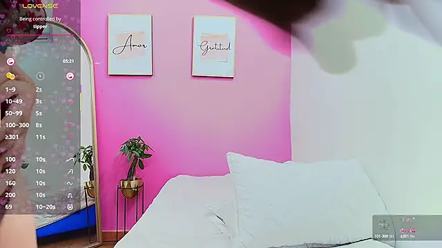 Snapshot of hornybarelylegalgirl chatting on 13, 2, 2025 hornybarelylegalgirl online show from 13, 2, 2025