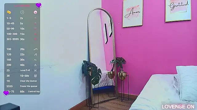 Snapshot of hornybarelylegalgirl chatting on 13, 3, 2025 hornybarelylegalgirl online show from 13, 3, 2025