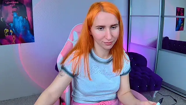 Snapshot of AliceBYKiss chatting on 6, 2, 2025 AliceBYKiss online show from 6, 2, 2025