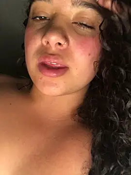 Snapshot of Julieta_333 chatting on 17, 3, 2025 Julieta 333 online show from 17, 3, 2025