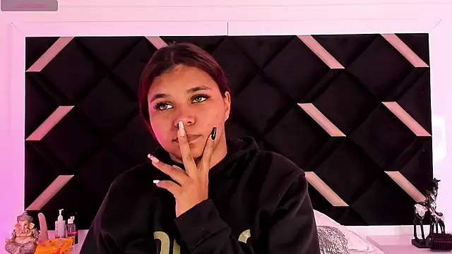 Carolina Evanss online show from 3, 3, 2025