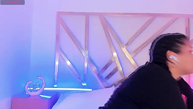 Carolina Evanss online show from 9, 10, 2025