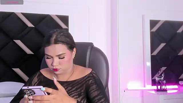 Snapshot of Carolina_Evanss chatting on 6, 6, 2026 Carolina Evanss online show from 6, 6, 2026
