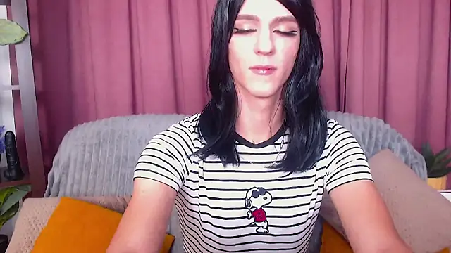 Snapshot of _CRYSTAL_tgirl chatting on 4, 12, 2024 CRYSTAL tgirl online show from 4, 12, 2024