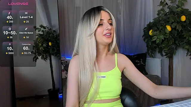 Snapshot of Katty_Lights chatting on 28, 2, 2025 Katty Lights online show from 28, 2, 2025