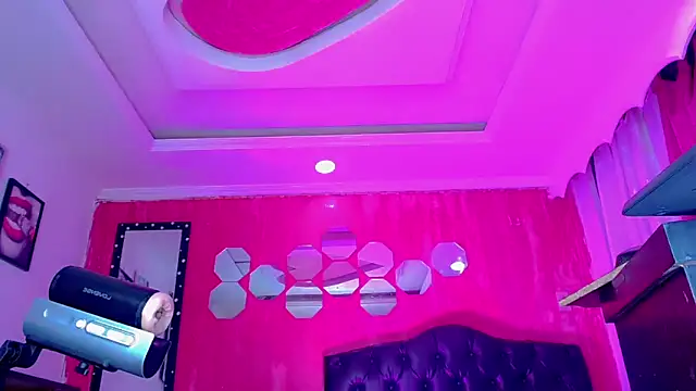 TiffanyMackensyy online show from 12, 4, 2026