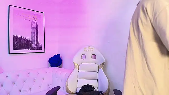 Theia moon online show from 15, 1, 2025