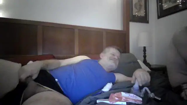 Snapshot of LARawAlways2 chatting on 1, 12, 2025 LARawAlways2 online show from 1, 12, 2025