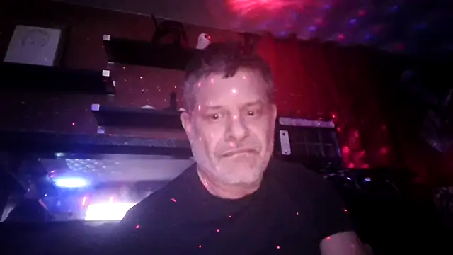 Snapshot of LARawAlways2 chatting on 16, 12, 2025 LARawAlways2 online show from 16, 12, 2025