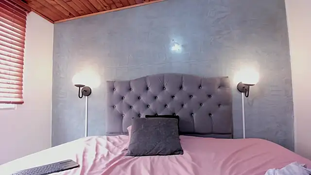 MeridaLane online show from 15, 2, 2025