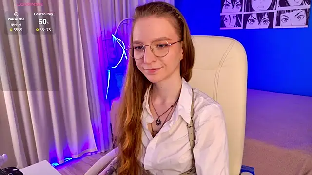 Snapshot of VioletShine chatting on 4, 8, 2026 VioletShine online show from 4, 8, 2026