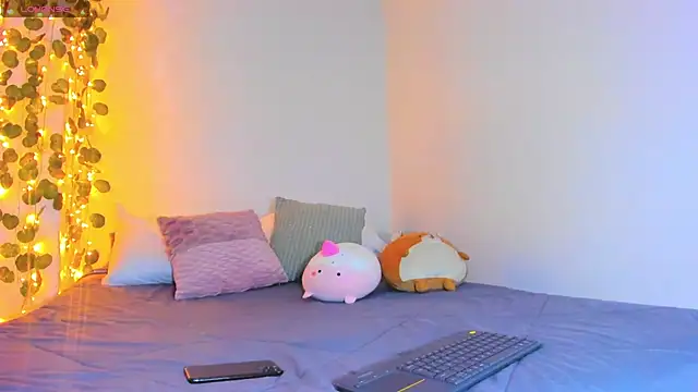 emillyhills online show from 9, 3, 2025