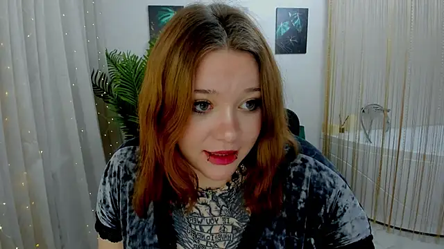 MoonLghte online show from 1, 2, 2025